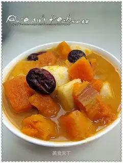 Yams, red dates and pumpkin soup