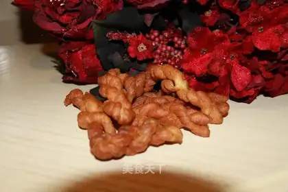 Crispy sesame flowers