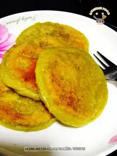 Spinach bean paste cake