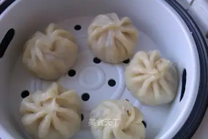 Mushroom pork steamed buns
