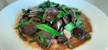 Garlic sprouts
