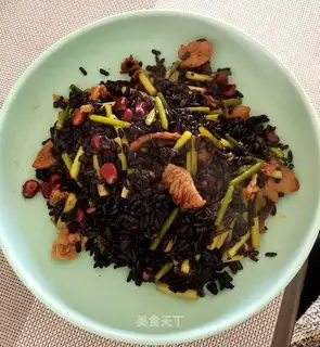 Fat intestines, garlic and black rice