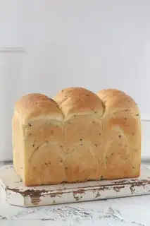 Black sesame toast