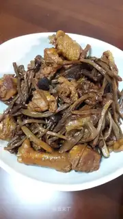 Tea mushroom chicken stew