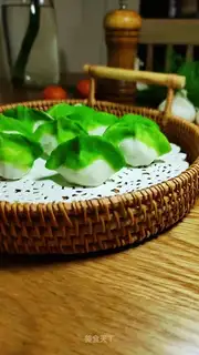 Emerald white dumplings