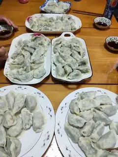 Shrimp spinach, three fresh dumplings