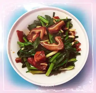 Garlic fried pig ears