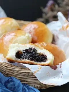 Purple rice snack