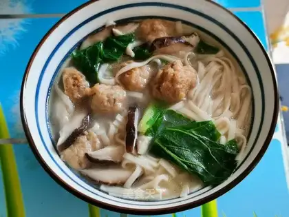 Meatball mushroom noodles
