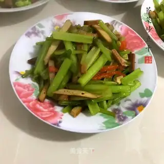 Celery fried beans