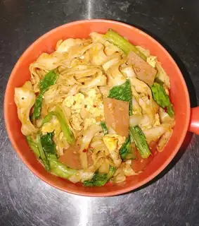 Ham egg and cabbage noodles