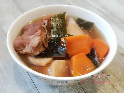 Lotus carrot seaweed soup