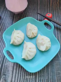 Shrimp is hot and steamed