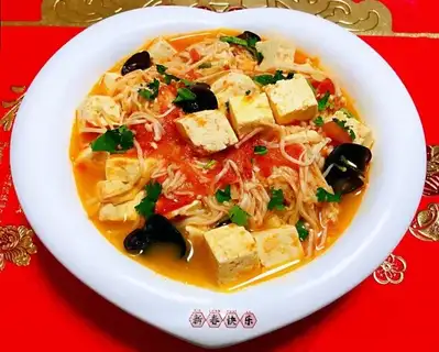 Tomatoes, mushrooms, tofu