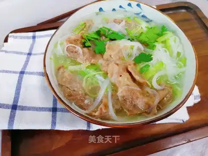 A radish fan fat cow soup