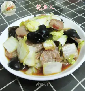 Black-muck sausage and cabbage