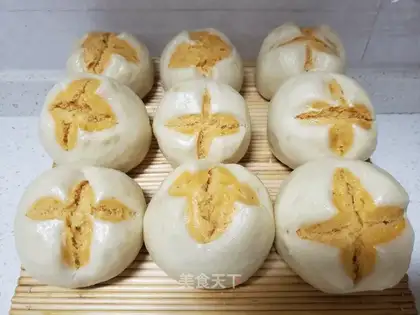 Double-coloured pumpkin buns