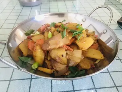Spicy pot potato chips