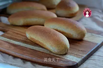 Black-shell hot dog bread
