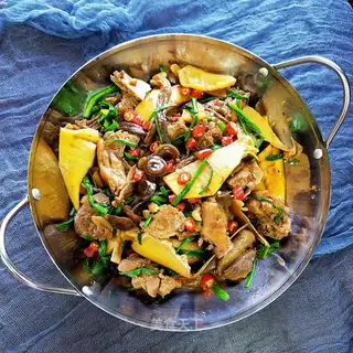 A pot of duck
