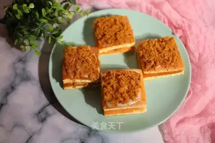 Meat pine cake