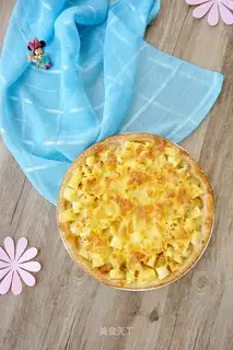 Pineapple banana pizza