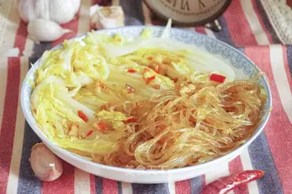 Garlic fan dolls