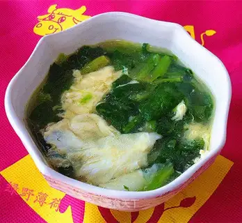Spinach omelet soup