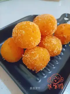 Cheese potato ball
