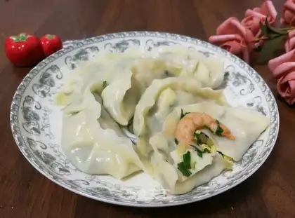Shrimp omelet egg dumpling