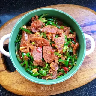 Two peppers and five sausages