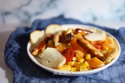 Bread corn ham salad