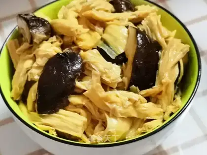 Bean sticks for mushrooms
