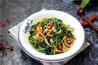 Pire oil with spinach bean skin