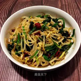 Green bean sprouts spinach