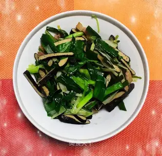 It's salty and dry garlic