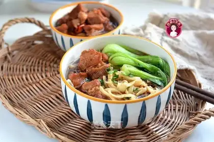 Red beef noodles