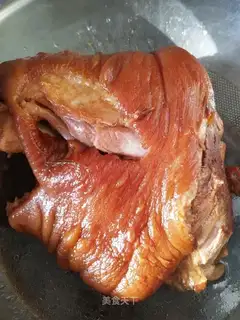 Red elbow