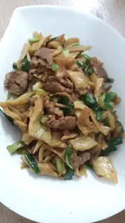 Cracker and fried meat