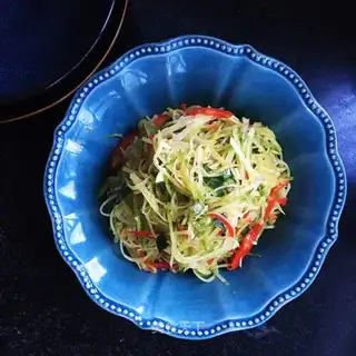 Sweet pepper and fruit radish