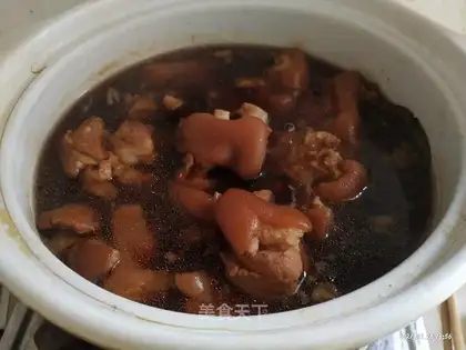 Pig's feet, soybeans