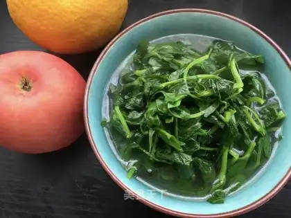 Chicken soup, peas