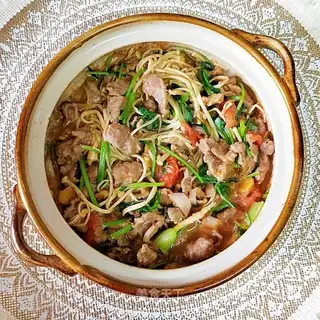 Golden pins and mushroom beef