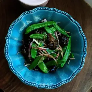 Onion wood with Dutch beans