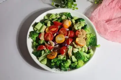 Low fat groceries and fruit salad