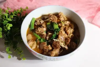 Red lamb soup