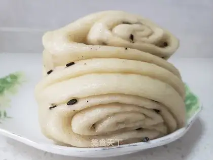 Black sesame roll