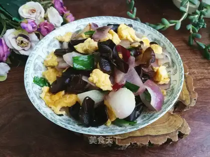 Blackwood onion fried eggs
