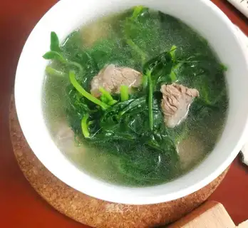 Peas seed beef soup
