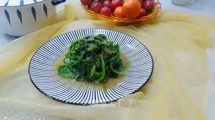 Sesame sauce spinach